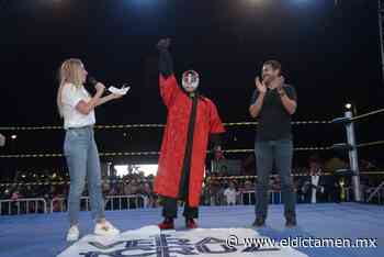 Paty Lobeira celebra a los niños de Veracruz con luchas libres - El Dictamen