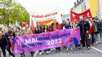 Mai Demos: DGB fordert offene Grenzen für Geflüchtete - Süddeutsche Zeitung - SZ.de