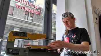 Nei negozi di Trieste la creatività di artisti e artigiani con “Vetrine animate” - Il Piccolo