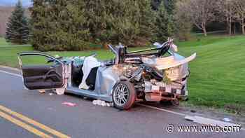 Car crashes into telephone pole, house in Genesee County
