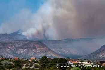 Firefighters battling New Mexico blaze brace for windy conditions - Dudley News