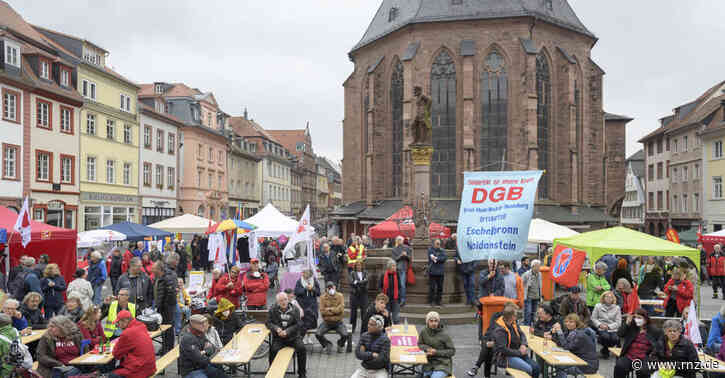 Heidelberg:  Bei der Maikundgebung des DGB ging es um Inflation und schwere Waffen