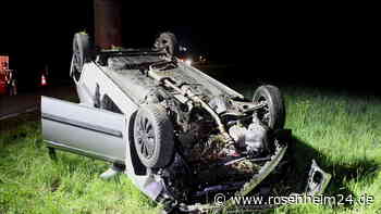Schwerer Unfall auf B304: Auto überschlägt sich und bleibt auf Dach liegen
