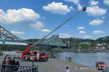 Dresden: Während Flottenparade: Großer Feuerwehreinsatz am Blauen Wunder - TAG24