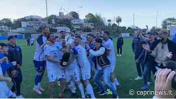 Calcio, missione compiuta: l'Uc Givova Capri Anacapri conquista la semifinale play off. Società e pubblico festeggiano Parlato e Santarpia. Tutte le foto - Capri News