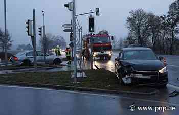 Zwei Leichtverletzte nach Unfall an der Globus-Kreuzung - Passauer Neue Presse - PNP.de