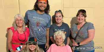Giants star grants fan's 101st(!) birthday wish - MLB.com