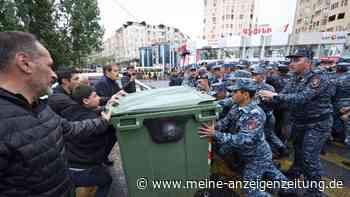 Proteste gegen Regierungschef - 250 Festnahmen in Armenien