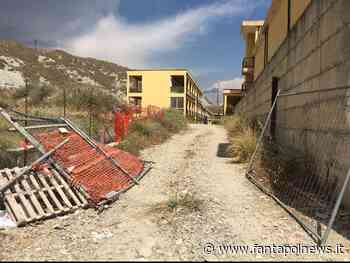 Sesso e prostitute nel cimitero di Crotone "aperto" 24 ore su 24... - Fantapol News