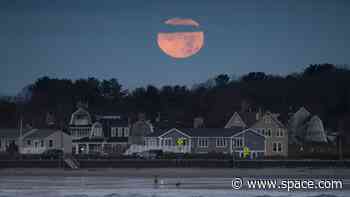 May's lunar eclipse and a wild-card meteor shower may offer double spectacle