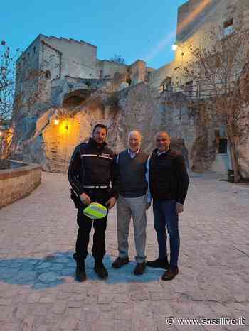 Robert David Putnam nei Sassi di Matera per le riprese di un documentario con la regista Rebecca Davis e la giornalista Giulia Presutti di Report (Rai 3): report e foto - Sassilive.it