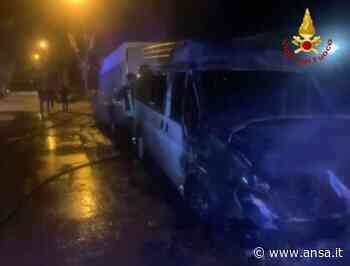 Furgoni in fiamme a Brindisi, si indaga per dolo - Agenzia ANSA