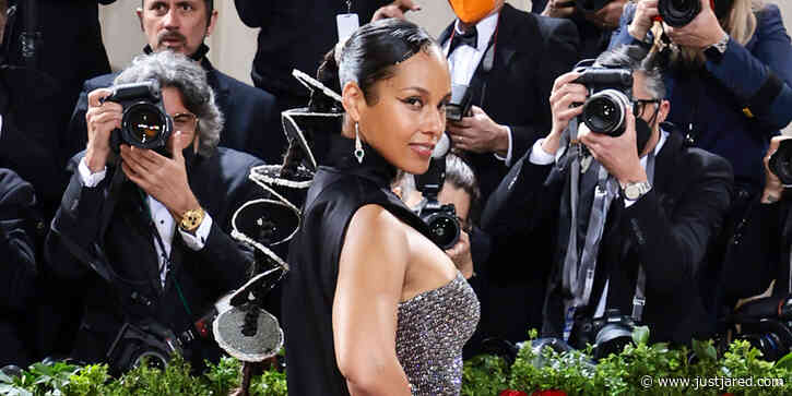 Alicia Keys' Met Gala 2022 Dress Features The New York City Skyline!