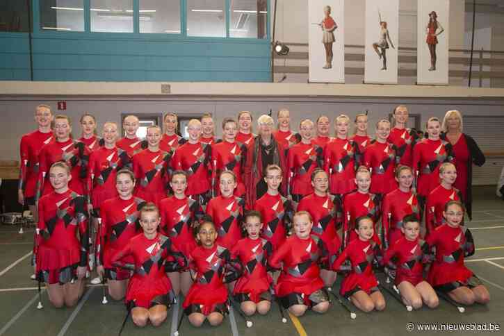Majorettes Kunst en Vermaak vieren gouden jubileum