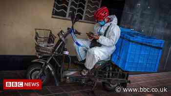 Shanghai lockdown: The hard life of a homeless deliveryman