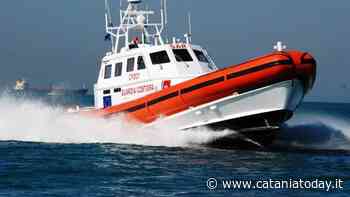 Guardia costiera di Catania soccorre tre turisti sorpresi da maltempo - CataniaToday