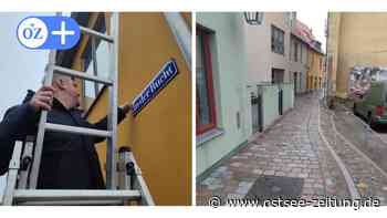 Neue Straße in Stralsund: Enthüllung des Schildes sorgt für Überraschung - Ostsee Zeitung