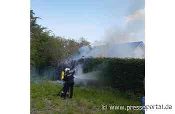 POL-NI: Hecke und Holzhaus brennen