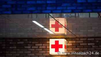 Straße zu schmal, Autos zu breit: SUV und Transporter krachen in Polling ineinander