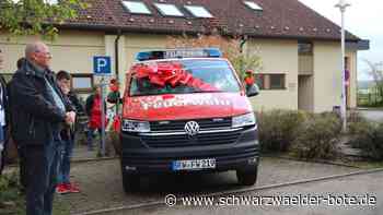 Maifest Dürrenmettstetten - Feuerwehr stellt Maibaum auf und weiht neuen MTW ein - Schwarzwälder Bote