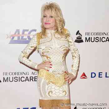 Dolly Parton honours 'sister' Naomi Judd with emotional tribute