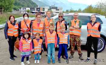 Germignaga, piccoli e grandi volontari puliscono un tratto di statale e pista ciclopedonale - Luino Notizie