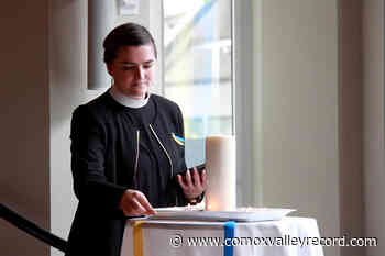 VIDEO: North Vancouver community gathers in solidarity with Ukraine – Comox Valley Record - Comox Valley Record