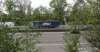 Rijstrook versperd op E40 ter hoogte van Affligem - Het Laatste Nieuws