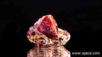 Oldest evidence of tectonic plates unearthed, sealed in ancient crystals