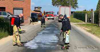 Keerstraat en Kattenbos afgesloten door oliespoor tussen Vlekkem en Vlierzele - Het Laatste Nieuws