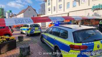 Mann tötet Frau mit Messer auf der Straße