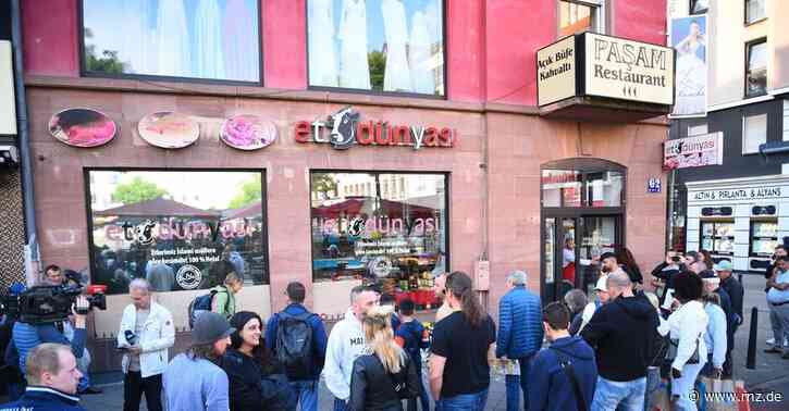 Mannheim:  Harte Vorwürfe gegen die Polizei - Wieder Demonstration -