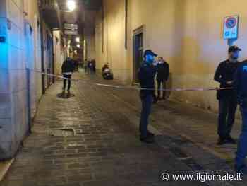 Uccisa a coltellate: fermato l'ex fidanzato mentre vagava nudo