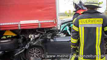 Unfallserie auf der A1: Golf-Fahrerin kracht in stehenden Lastwagen