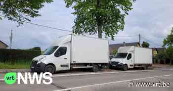 Twee vrachtwagens staan al meer dan een jaar fout geparkeerd in Meise: "Kunnen niet zomaar wegtakelen" - VRT NWS