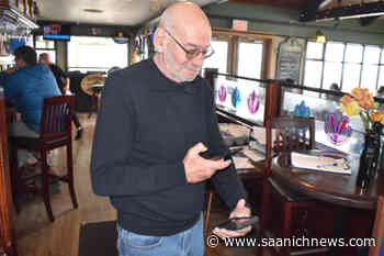 Sidney restaurant still checking vaccine passports receives support from patrons – Saanich News - Saanich News