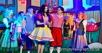 Photos as crowds flock to Grimsby Auditorium to see Snow White and the Seven Drag Queens - Grimsby Live