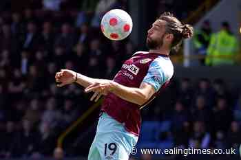 Jay Rodriguez signs new two-year deal with Burnley - Ealing Times