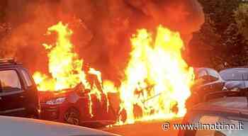 Afragola, paura all'alba in via Martin Luther King: in fiamme una Panda e una Fusion in sosta - ilmattino.it