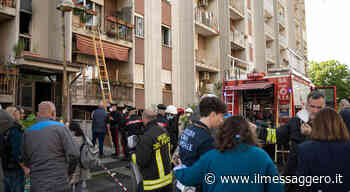 Incendio a Via Inverigo a Prima Porta alle porte di Roma, evacuati i residenti (foto: Francesco Iovine/Ag. Toi - ilmessaggero.it