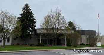 Hamilton’s Sir Allan MacNab school cancels classes due to asbestos concerns - Global News