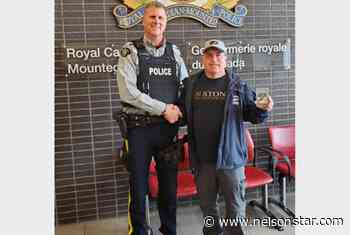 Kelowna RCMP return prized Gretzky rookie card – Nelson Star - Nelson Star