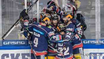 Eishockey-Meisterschaft: Titelverteidiger Berlin rettet sich gegen Mannheim in zwölftes Finale - DER SPIEGEL
