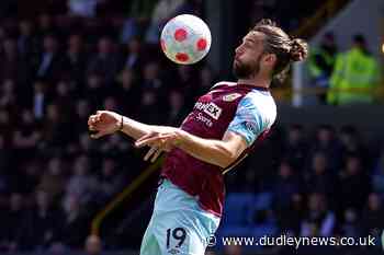 Jay Rodriguez signs new two-year deal with Burnley - Dudley News