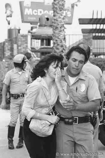 Leonard Ignelzi, renowned AP photographer, dies at 74 - Virden Empire Advance