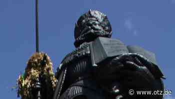 Neues aus dem Schaukasten: Tumultartige Szenen auf dem Jenaer Marktplatz