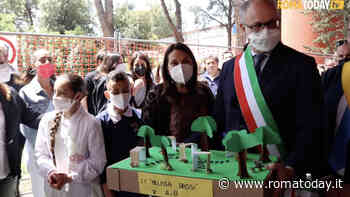 VIDEO | Rigenerazione educativa, quando il giardino della scuola si trasforma in aule speciali all’aperto