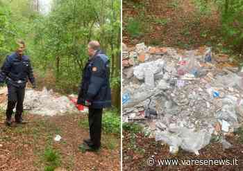 Una montagna di rifiuti da cantiere abbandonata nei boschi di Albizzate, indagine della polizia locale - varesenews.it