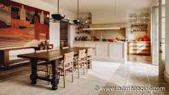 En esta granja francesa, los caballos corren libres en las paredes - Architectural Digest México