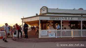 'Lives could be lost': Outback tourist towns 'in the dark age' as Telstra outages increase